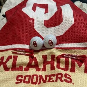 Oklahoma Sooners Golf Set with Towel, 2 Golf Balls, and tee